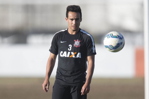 'Maestro em campo' - Ao lado de Renato Augusto, Jadson será o responsável pela criação do Corinthians contra o Goiás